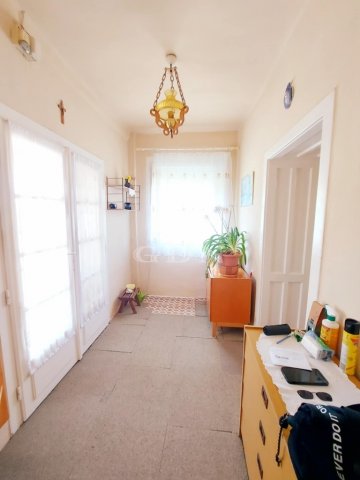 Eladó családi ház, Tóalmáson 27.99 M Ft, 2 szobás