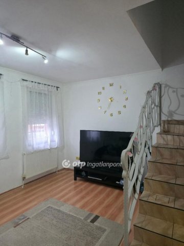 Eladó téglalakás, Egerben 76.5 M Ft, 1+2 szobás