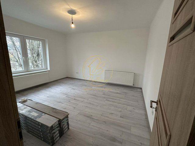 Eladó téglalakás, Pécsett 69.5 M Ft, 3 szobás