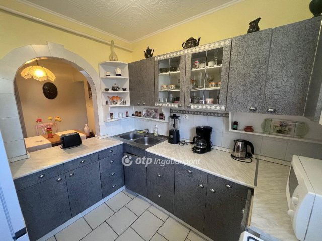 Eladó téglalakás, Szegeden 63.9 M Ft, 1+1 szobás