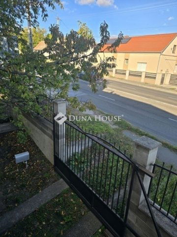 Eladó családi ház, Pécsett 44.9 M Ft, 3 szobás