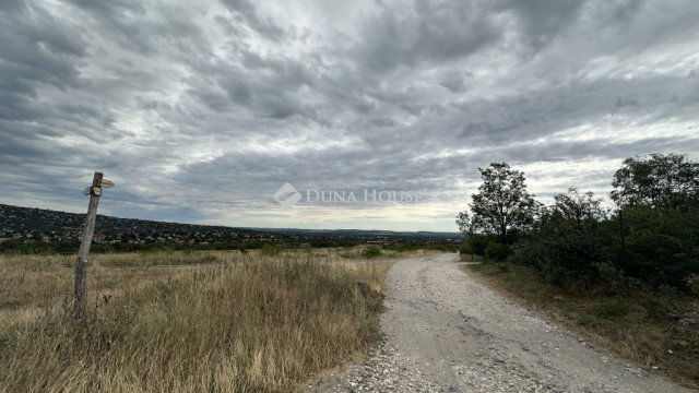 Eladó telek, Szentendrén, Névtelen utcában 19.9 M Ft