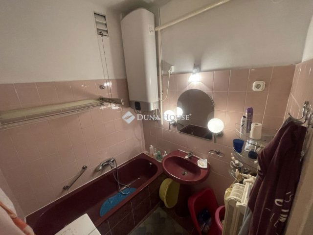Eladó téglalakás, Budapesten, VIII. kerületben 82 M Ft, 2 szobás