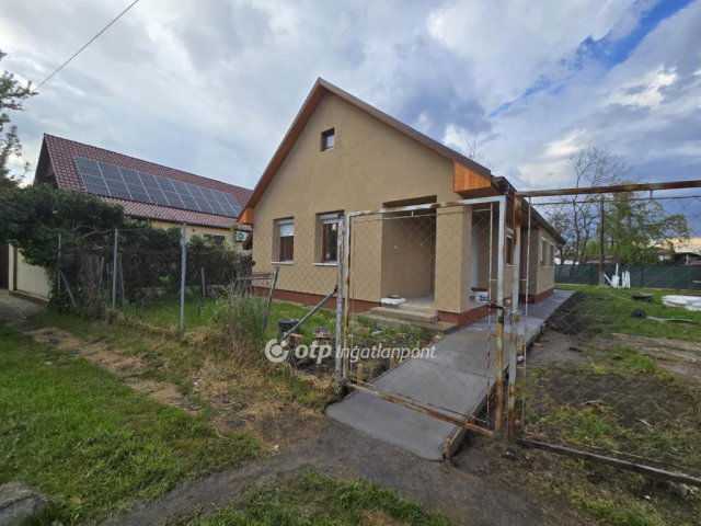 Eladó családi ház, Kabán 39.5 M Ft, 1+2 szobás