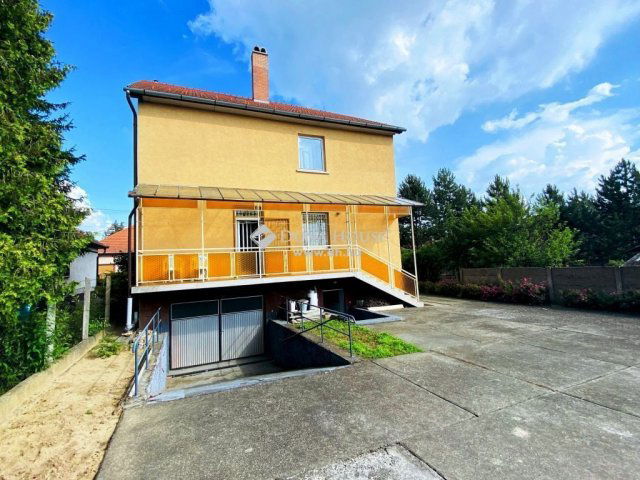 Eladó családi ház, Tápiószecsőn 69.9 M Ft, 6 szobás