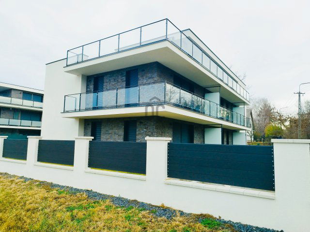 Eladó téglalakás, Siófokon 59.9 M Ft, 2 szobás