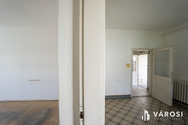 Eladó családi ház, Pannonhalmán 34.9 M Ft, 2 szobás