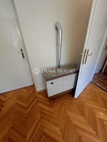 Eladó téglalakás, Pécsett 46.9 M Ft, 2 szobás