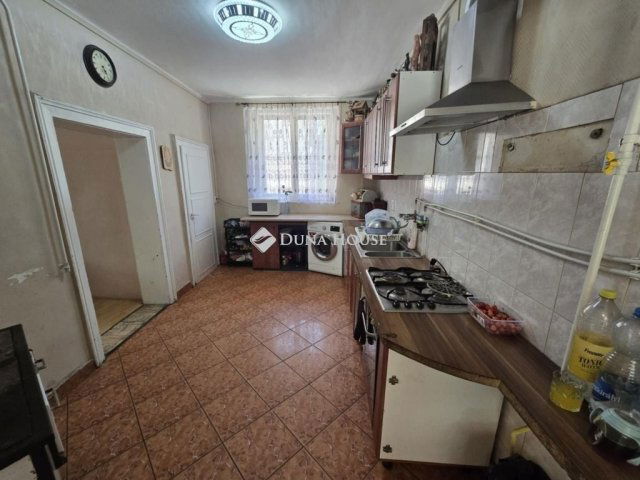 Eladó családi ház, Pécelen 45 M Ft, 2 szobás
