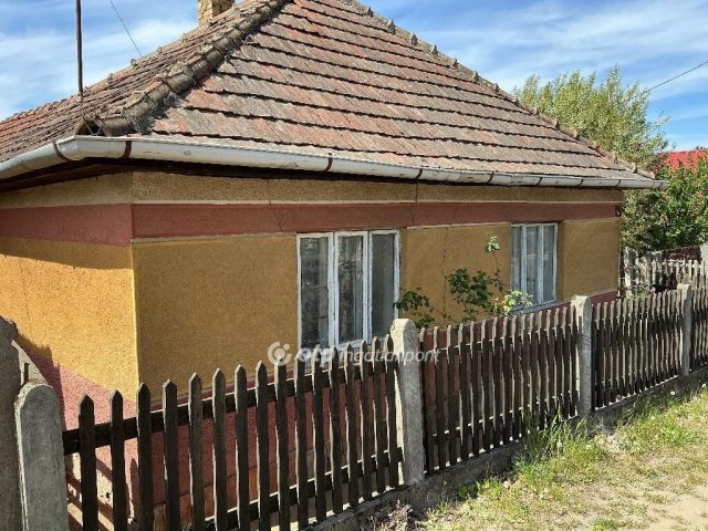 Eladó családi ház, Nyíregyházán 20.99 M Ft, 2 szobás