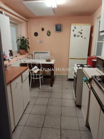 Eladó családi ház, Lábatlanon 35.9 M Ft, 3 szobás