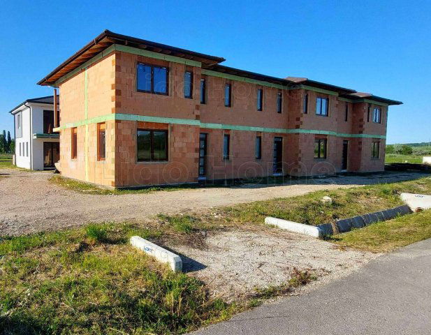 Eladó nyaraló, Balatonföldváron 120 M Ft, 17 szobás