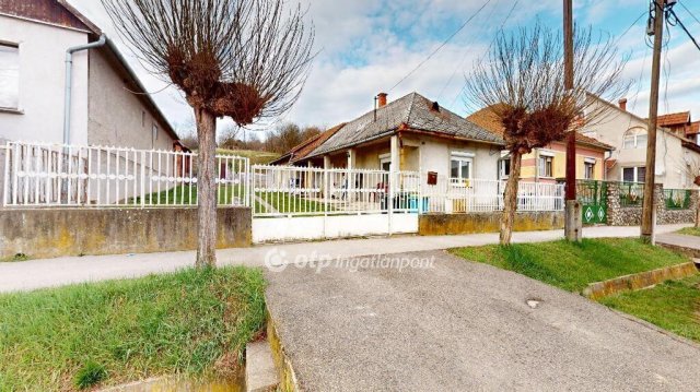 Eladó családi ház, Sajóbábonyon 22 M Ft, 3 szobás