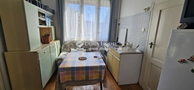 Eladó családi ház, Budakeszin 240 M Ft, 5 szobás