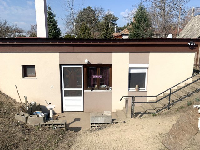 Eladó családi ház, Kecskeméten 28 M Ft, 2 szobás