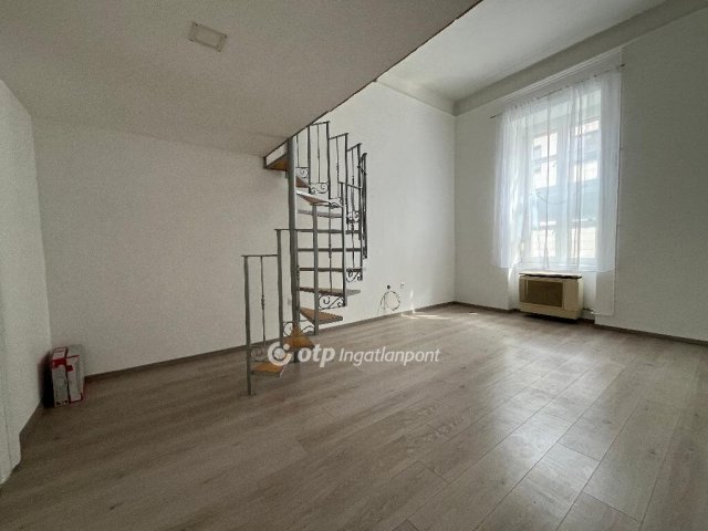 Eladó téglalakás, Budapesten, VIII. kerületben 53.9 M Ft