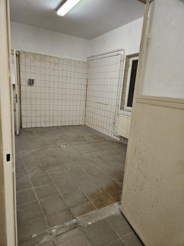 Kiadó ipari ingatlan, Nyíregyházán 190 E Ft / hó