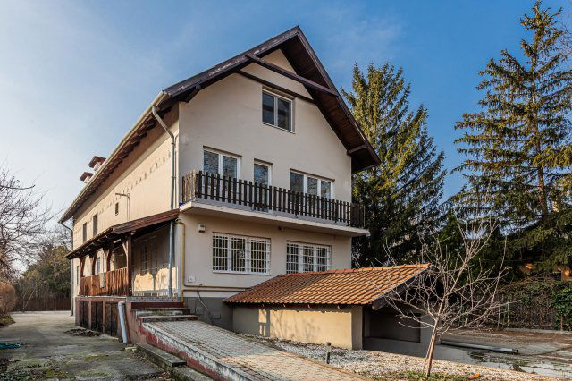 Eladó családi ház, Budapesten, XV. kerületben 289 M Ft, 8 szobás