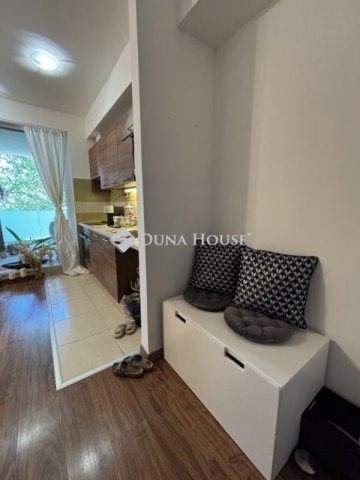 Eladó téglalakás, Budapesten, VIII. kerületben 75 M Ft, 1 szobás