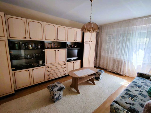 Eladó panellakás, Székesfehérvárott 42.5 M Ft, 2 szobás