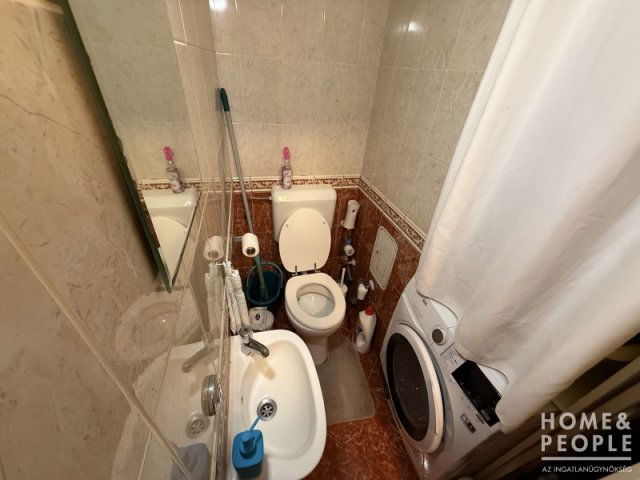 Eladó téglalakás, Szegeden 73.99 M Ft, 3 szobás