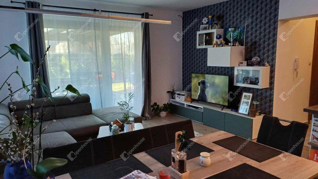 Eladó téglalakás, Győrött 134.5 M Ft, 4 szobás