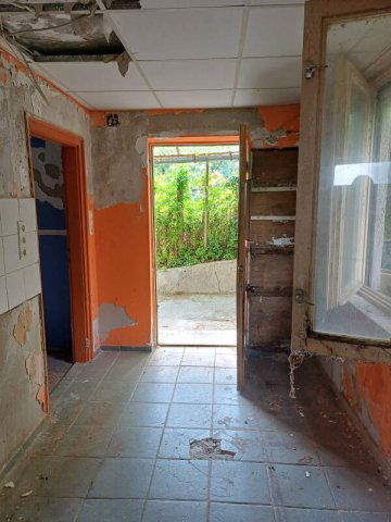 Eladó családi ház, Pilisvörösváron 48 M Ft, 2 szobás