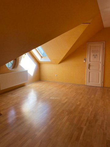 Eladó családi ház, Budapesten, III. kerületben 429 M Ft