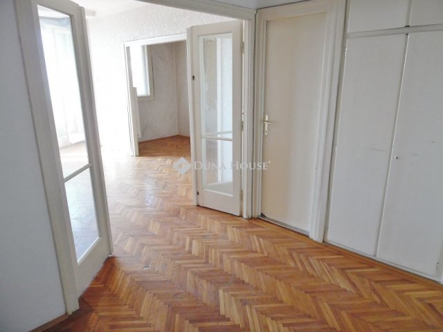 Eladó téglalakás, Debrecenben 54.99 M Ft, 1 szobás