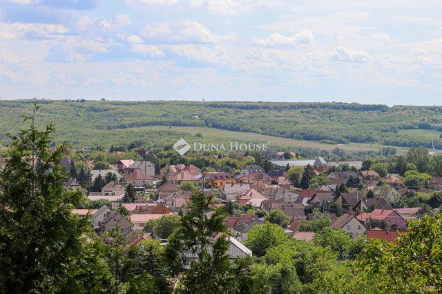 Eladó családi ház, Mogyoródon 158 M Ft, 5 szobás