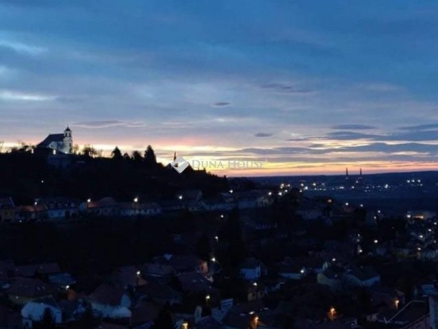 Eladó téglalakás, Pécsett 49 M Ft, 1 szobás