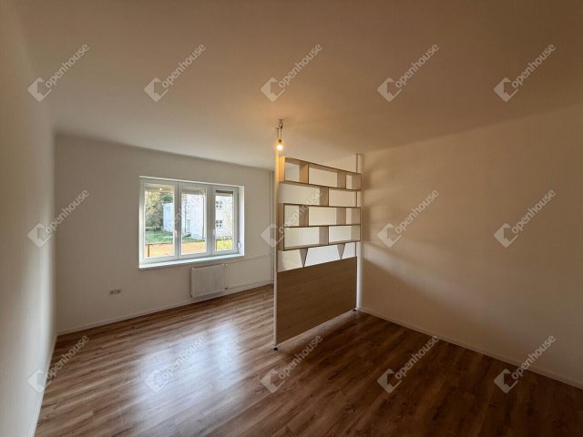 Eladó téglalakás, Kaposváron 48.5 M Ft, 1 szobás