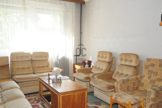 Eladó panellakás, Debrecenben 68 M Ft, 4 szobás