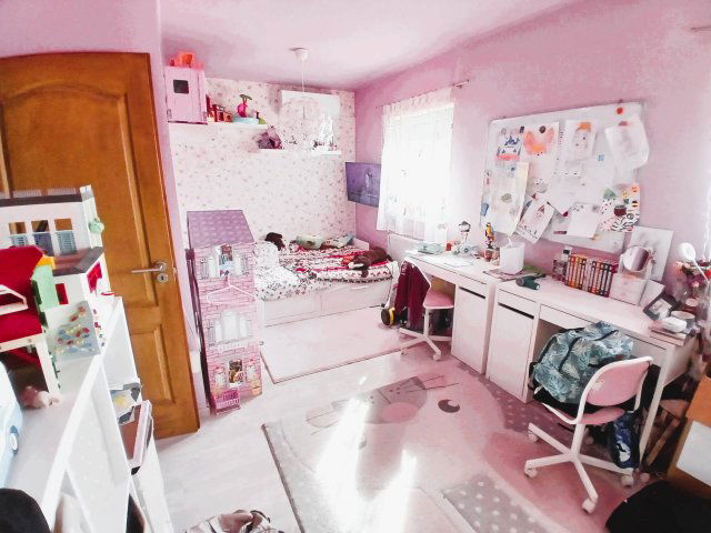 Eladó családi ház, Szigetszentmiklóson 109 M Ft, 4 szobás