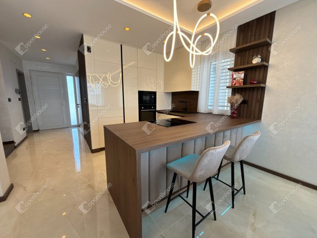 Eladó családi ház, Győrött 182.9 M Ft, 4 szobás