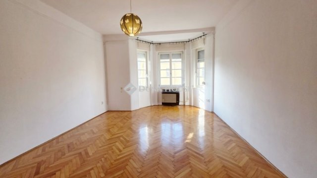 Eladó téglalakás, Szombathelyen 45 M Ft, 2 szobás