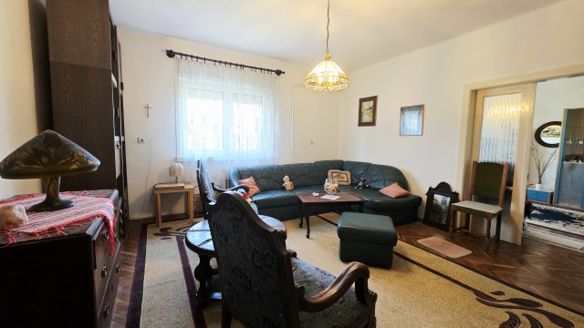 Eladó családi ház, Sárkeresztúron 35 M Ft, 3 szobás