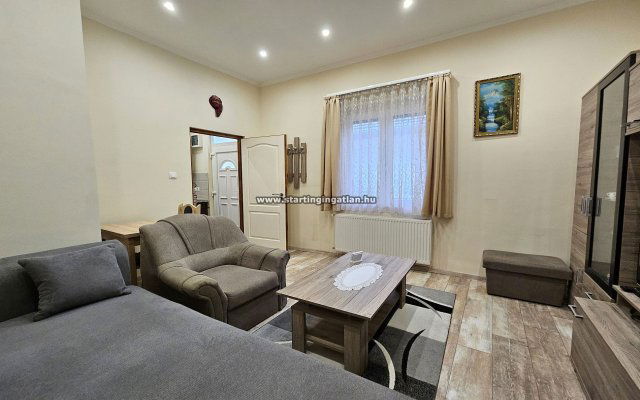 Eladó téglalakás, Budapesten, IV. kerületben, Semmelweis utcában