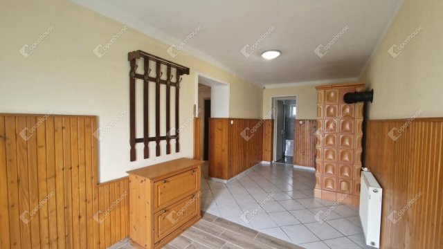 Eladó családi ház, Ácson 86.9 M Ft, 4 szobás