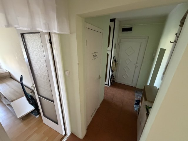 Eladó panellakás, Gyulán 27.99 M Ft, 2 szobás