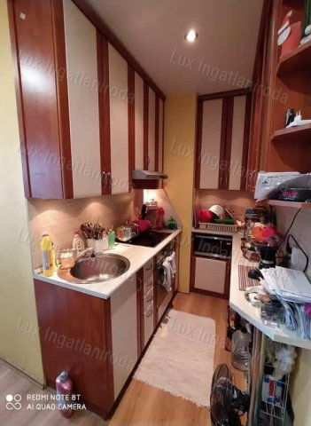 Eladó panellakás, Oroszlányban 25 M Ft, 1+1 szobás