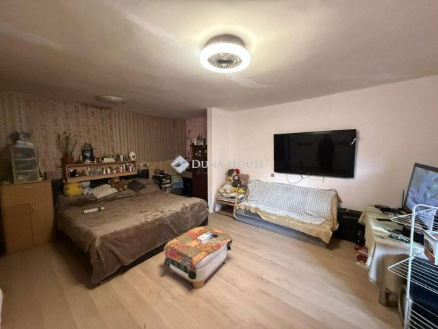 Eladó téglalakás, Mosonmagyaróváron 26.99 M Ft, 1 szobás