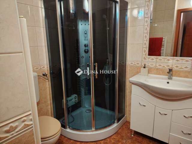 Eladó téglalakás, Székesfehérvárott 108 M Ft, 3 szobás