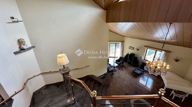 Eladó családi ház, Leányfaluban 577.5 M Ft, 6+1 szobás