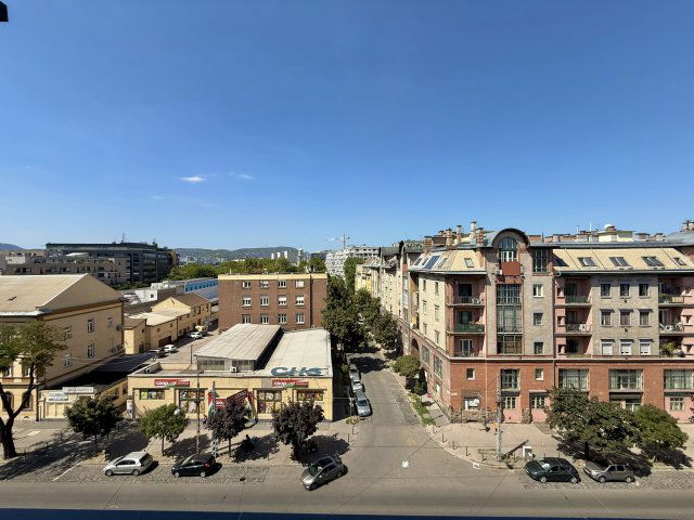 Eladó téglalakás, Budapesten, XIII. kerületben 92 M Ft, 2 szobás