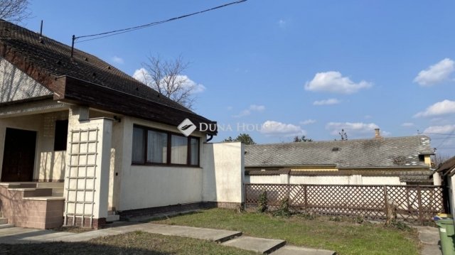 Eladó családi ház, Cegléden 115 M Ft, 4 szobás