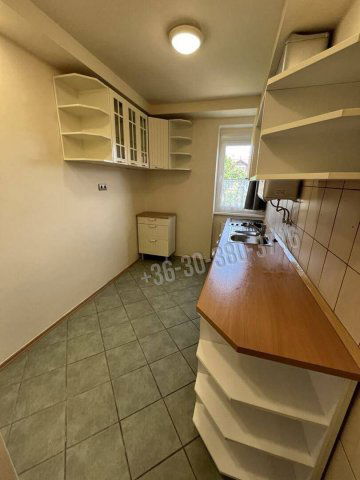 Eladó téglalakás, Dunaújvárosban 25.9 M Ft, 1 szobás