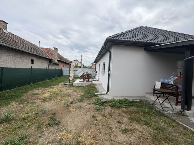 Eladó családi ház, Vecsésen 127.5 M Ft, 5 szobás