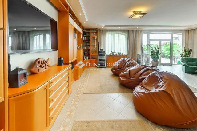 Eladó családi ház, Budapesten, II. kerületben 429.9 M Ft