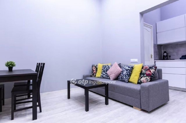 Eladó téglalakás, Budapesten, VI. kerületben 135 M Ft, 5 szobás